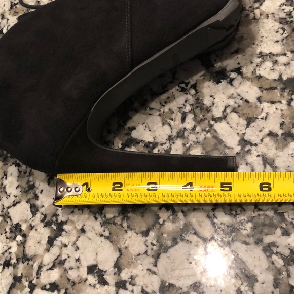 GUESS Black 8.5 M Booties - Picture 8 of 8